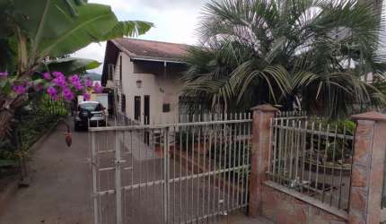 Casa à venda no bairro Boa Vista - Joinville/SC