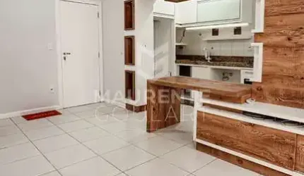 Apartamento com 2 dormitórios em Barreiros