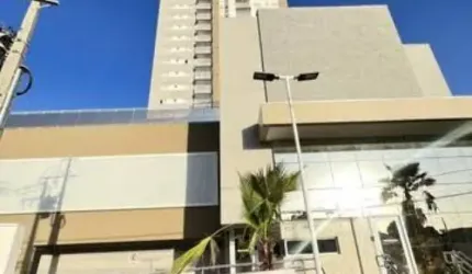 Apartamento a venda com excelente localização sendo 2 quartos e 1 suíte 2 vagas de garagens