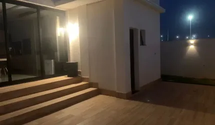Alugo casa mobiliada em condomínio fechado