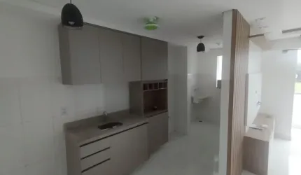 Apartamento com armários planejados e sacada para alugar