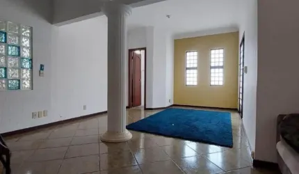 Casa para alugar com 3 quartos sendo 1 suíte