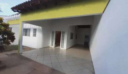 Casa térrea para alugar com 3 quartos sendo 1 suíte