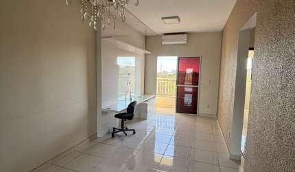 Apartamento com 3 quartos suíte e armários planejados e sacada para alugar