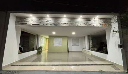 Casa térrea em condomínio com 3 quartos 2 suítes e armários planejados