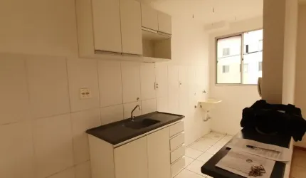 Apartamento com suíte e armários planejados