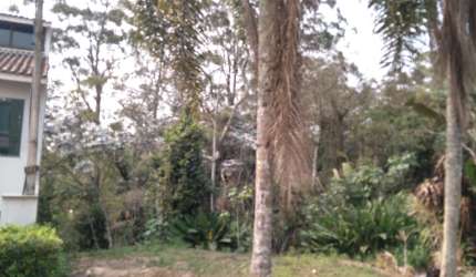 Terreno Exclusivo de 300m² declive no Condomínio Aruã, com Vista para Reserva e Próximo ao Clube