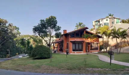 Excelente Casa Térrea de esquina em Condomínio de Alto Padrão - Ecopark Lagos 1