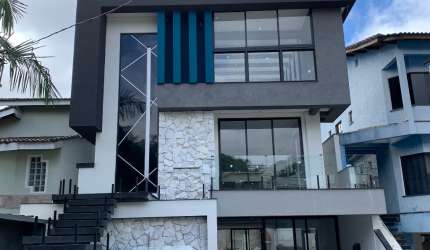 Sobrado de Alto Padrão à Venda no Condomínio Aruã – 280 m² de sofisticação e conforto