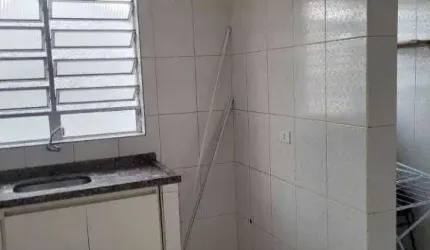 Jaguaré – Alugo apartamento de dois dormitórios com +/- 65 m² de área