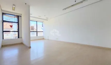 AMPLA SALA DESOCUPADA, DE FRENTE, A POUCOS METROS DA AV BENJAMIN CONSTANT