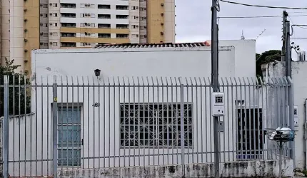 Vende-se Casa no bairro Dom Aquino