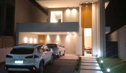Vende-se Sobrado no Condomínio Belvedere II