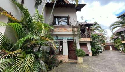 Sobrado com 3 dormitórios à venda, 132 m² por R$ 560.000,00 - Centro - Cachoeirinha/RS