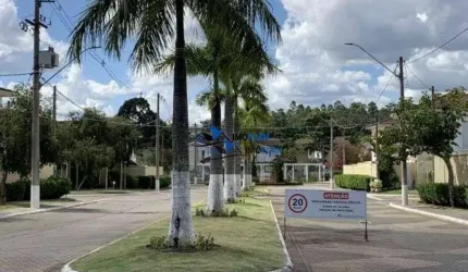 EXCELENTE CASA CONDOMINIO GARDEN RESORT