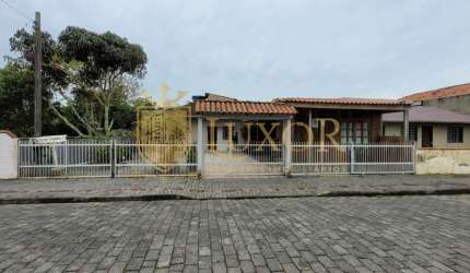 Casa localizada na Meia Praia em Navegantes SC