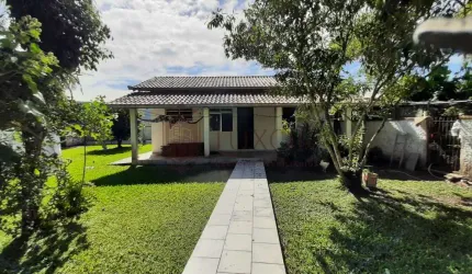 Linda Casa em amplo terreno localizada no bairro Santa Lídia em Penha SC