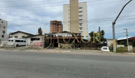 Terreno comercial com 2 casas simples em avenida no Bairro Gravatá em Navegantes SC.