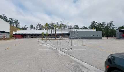 GA5161 - Galpão Industrial de alto padrão disponível para locação no Embu das Artes! Alugo este galpão em Osasco dentro de condomínio