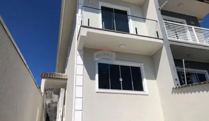 'Sobrado Novo A Venda - 3 quartos sendo 1 suíte, 3 Vagas sendo 1 coberta, Arquitetura Moderna, Acabamentos de Qualidade.