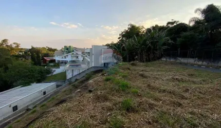 'Construa Sua Casa dos Sonhos em Arujá - 830 m²'