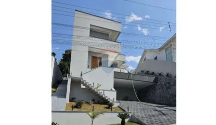 'Casa dos Sonhos: Luxo e Conforto no Jardim Imperial'