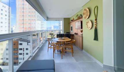 Apartamento com 4 quartos à venda na Rua 220, 348, Meia Praia, Itapema por R$ 2.490.000