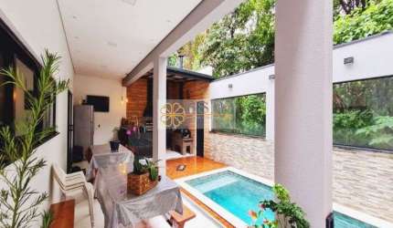 CASA À VENDA NO VILLAGGIO DI SAN FRANCESCO - 3 SUÍTES - AT: 253m², AC: 275m² - R$1.950.000