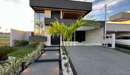 Casa para venda no Condomínio Fechado Parqville Pinheiros com 3 suítes e piscina