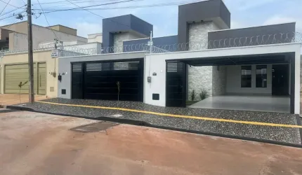 Casa Térrea de Luxo no Jardim Atlântico.