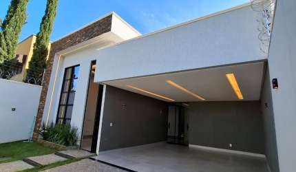 Casa dos sonhos (e dos churrascos!) no Veredas dos Buritis  Sabe aquela casa que você entra e já pensa: 'é aqui que eu vou aposentar minha air fryer e começar a