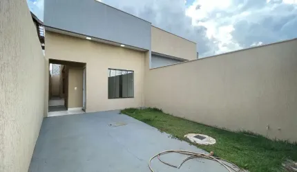Casa 2 quartos sendo 1 suíte em Goiânia