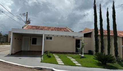 Casa em condomínio