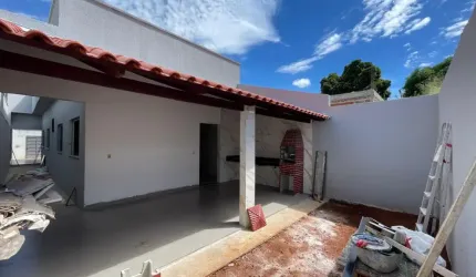Casa no setor Pontal Sul Acréscimo.