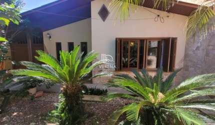 CASA COM 03 DORMITÓRIOS PRÓXIMO AO CENTRO