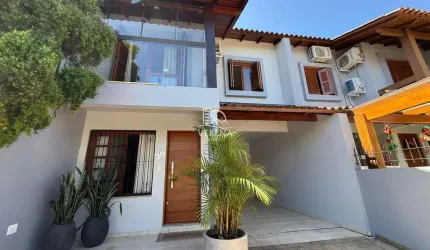 DUPLEX COM 03 DORMITÓRIOS, PÁTIO COM PISCINA NO BAIRRO UNIVERSITÁRIO
