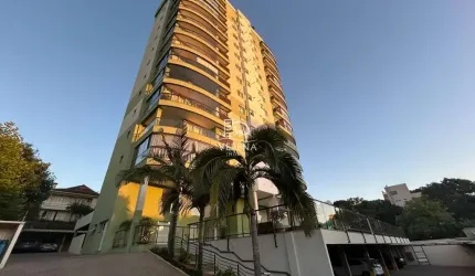 DIFERENCIADO APARTAMENTO COM 03 SUÍTES NO CENTRO