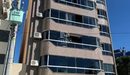 APARTAMENTO COM LOCALIZAÇÃO PRIVILEGIADA,  TENDO 01 SUÍTE, MOBILIADO