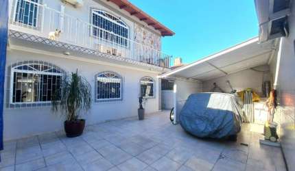 Casa na Ponte do Imaruim em Palhoça