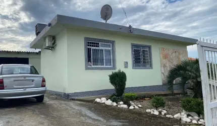 Casa com 3 dormitórios no Bairro Real Parque