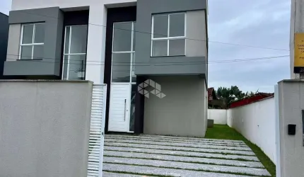 Sobrado Geminado à Venda em Ubatuba, São Francisco do Sul, SC Poucos Metros do Mar.