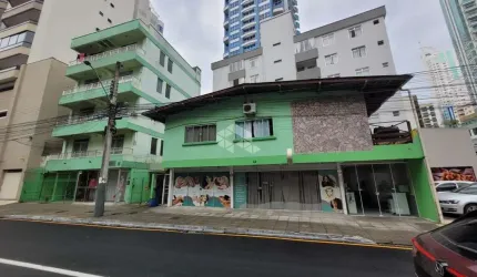Balneário Camboriu - SC- Terreno 433,5 m2 - Edifício de 4 Apartamentos e Sobrado.