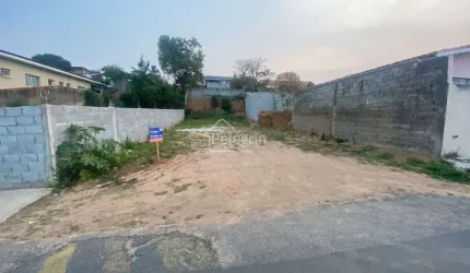 Terreno à Venda em Nazaré Paulista 10x30