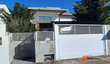 Casa para Venda em Florianópolis, São João do Rio Vermelho, 2 dormitórios, 2 suítes, 3 banheiros, 2 vagas