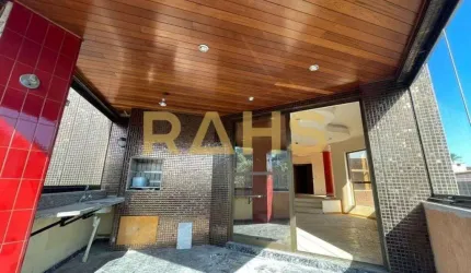 Apartamento com área privativa de 205,840 m², localizado no bairro Bucarein, possuindo 2 vagas de garagem