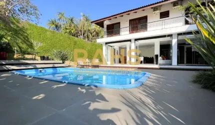 Casas de Condominio à venda em Glória, Joinville