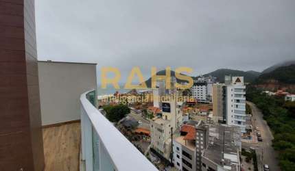 Cobertura duplex na Praia Brava com vista Mar, 4 suítes e 5 vagas.