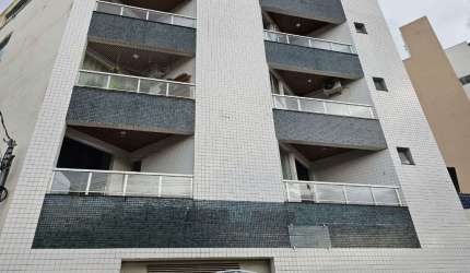 Código 4472 -  Aluga apartamento primeiro andar 03 quartos