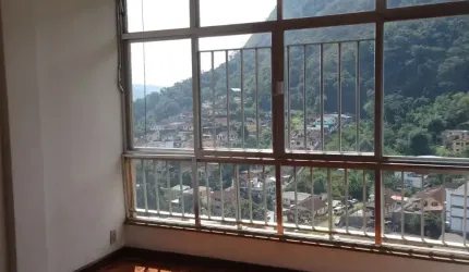 Aptº venda em Quitandinha de 02 quartos