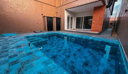 Sobrado Auto Padrão com 3 dormitórios à venda, 130 m² por R$ 1.250.000 - Centro - Barra Velha/SC